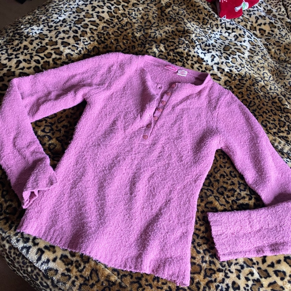 Sweaters - Picture 6 of 7